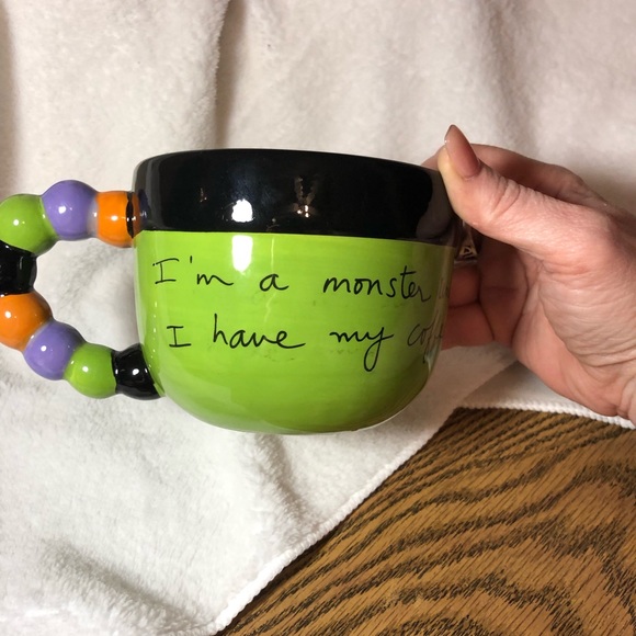 FINAL SALE- LEAVING CLOSET-NO FURTHER DISCOUNTS - Picture 3 of 8